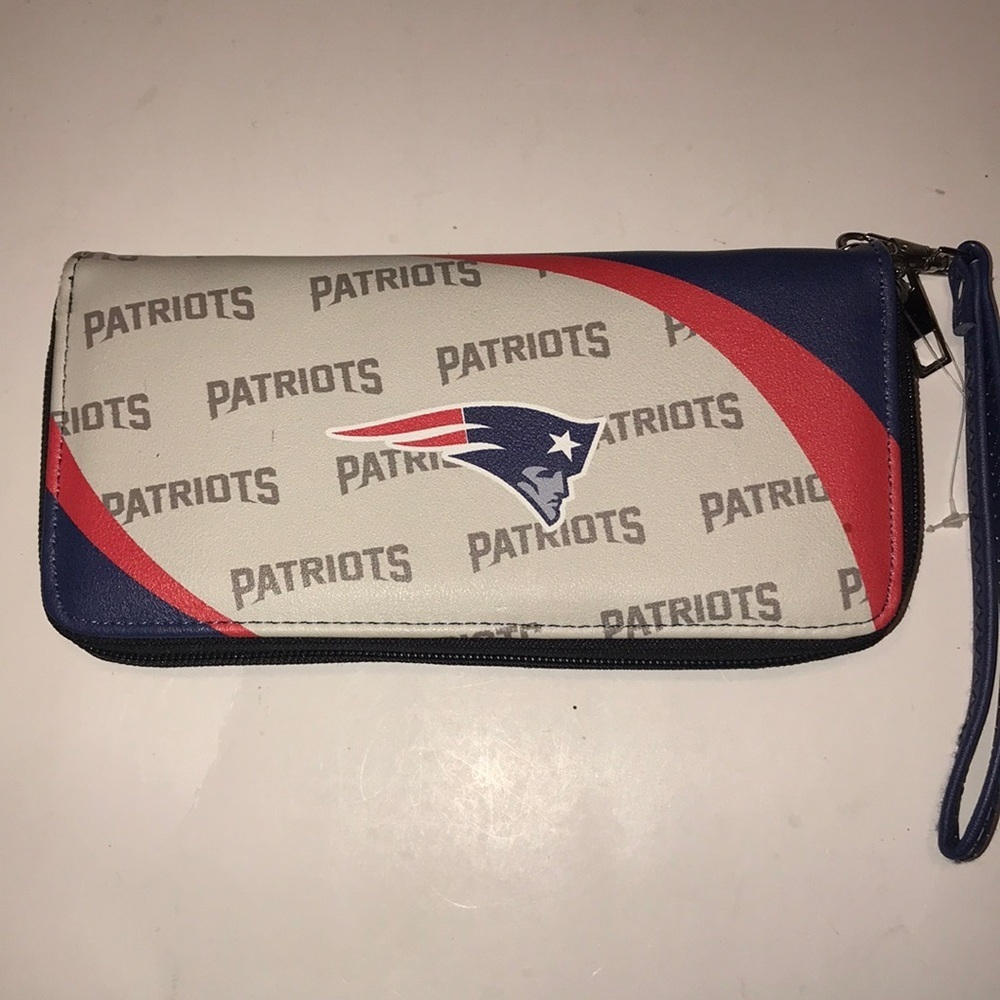 NWT NFL Patriots Wristlet/Wallet